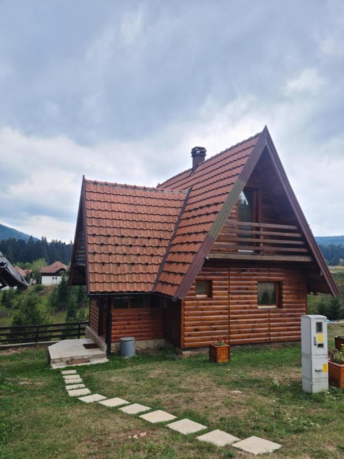 Vikendica Nina Case de vacanță
